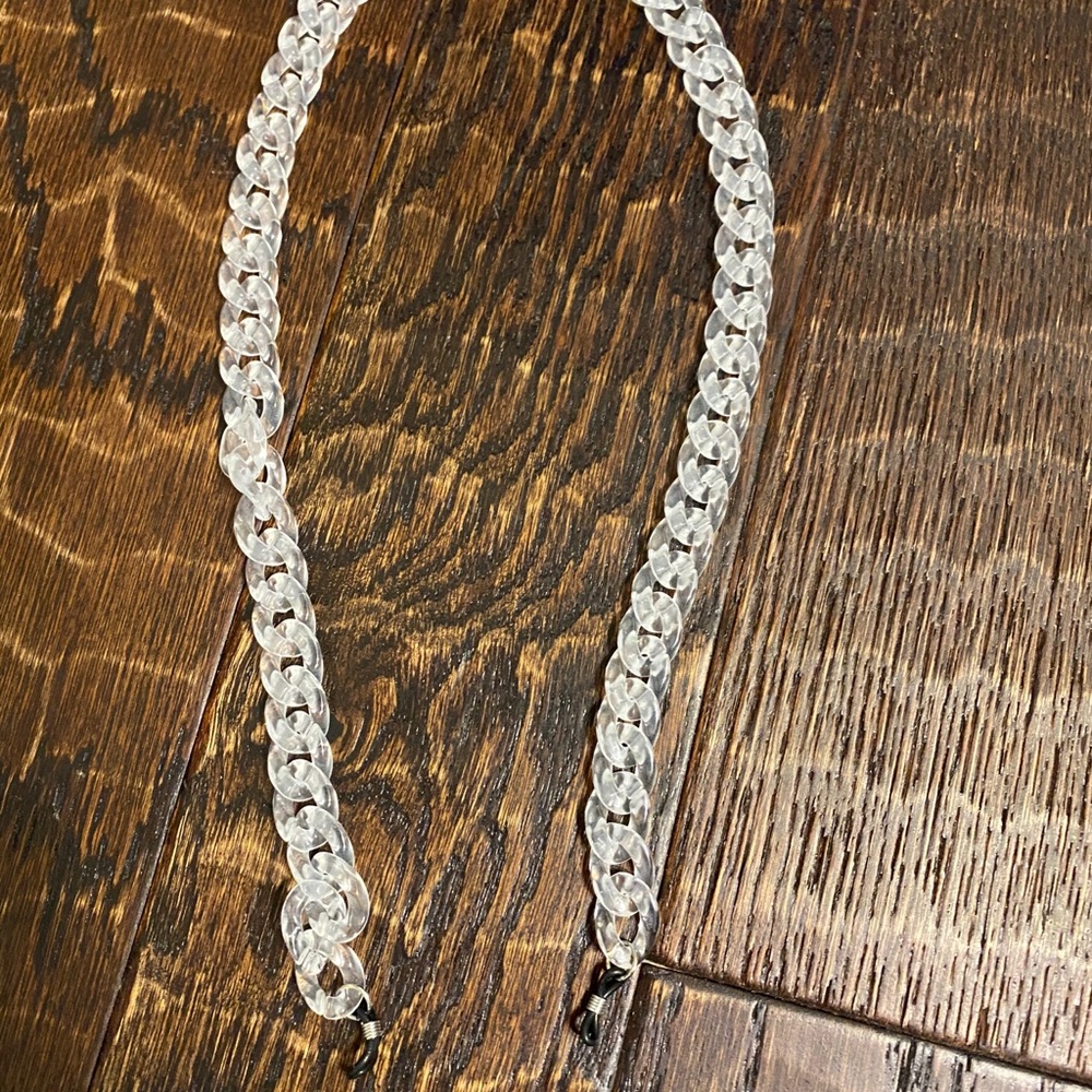 Eyeglass or mask chain